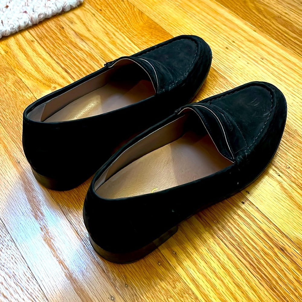 Vionic black suede loafers